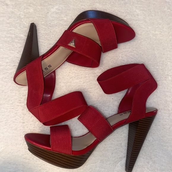 Sexy Red Guess shoes - Picture 2 of 4